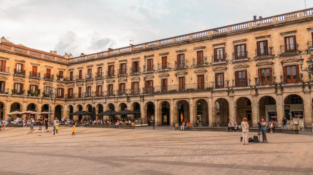 Plaza de la Virgen Blanca en el centro de Vitoria