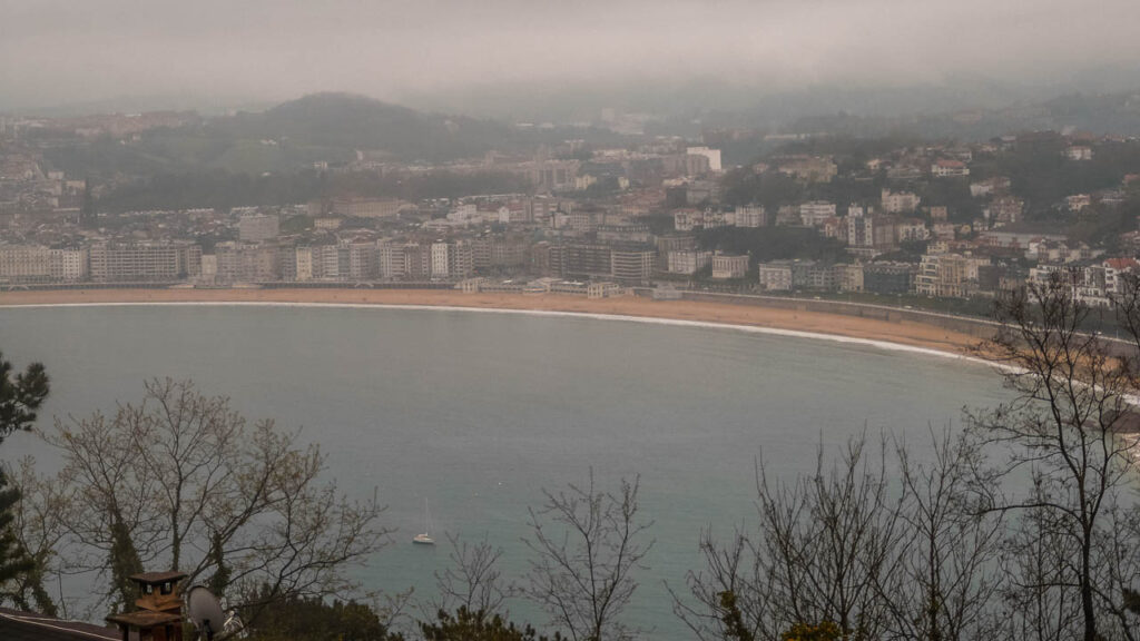 Playa de la Concha en San Sebastian vista desde arriba